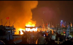 2 tàu cá bất ngờ bốc cháy giữa đêm mùng 6 Tết tại Đà Nẵng