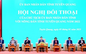 Chủ tịch UBND tỉnh Tuyên Quang Nguyễn Văn Sơn đối thoại với nông dân