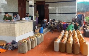Video: Phá điểm mua bán dầu lậu, tạm giữ hơn 3000 lít DO không có nguồn gốc ở Quảng Ngãi