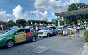 Giải pháp cấp bách chống ùn tắc phương tiện tại sân bay Tân Sơn Nhất trong dịp cao điểm Tết