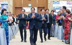 Thường trực Chính phủ gặp mặt đại diện doanh nhân Việt Nam