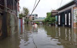Nhiều khu vực tại Đà Nẵng vẫn ngập sâu