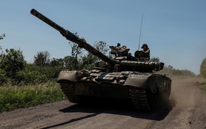 Tướng hàng đầu Ukraine tiết lộ tình hình giao tranh tồi tệ ở đông bắc 