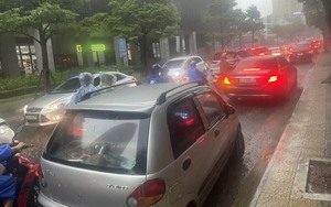 Đà Nẵng lại mưa to, không cần văn bản, Giám đốc Sở GDĐT nhắn tin kịp thời cho học sinh nghỉ học