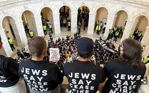 Người biểu tình ủng hộ Palestine tràn vào nhà Quốc hội Mỹ
