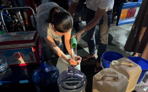 Bí thư Hà Nội: Bằng mọi cách phải sớm cấp nước sạch lại cho cư dân Khu đô thị Thanh Hà