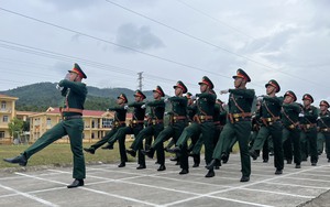 Mục sở thị nơi chiến sĩ luyện tập diễu binh, diễu hành Lễ kỷ niệm 60 năm thành lập tỉnh Quảng Ninh