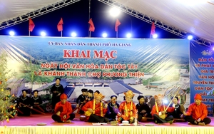 Hà Giang: Tưng bừng khai mạc Ngày hội văn hóa dân tộc Tày 