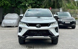 Toyota Fortuner xuống giá khó tin khi bán 2 tháng không &quot;trôi&quot;