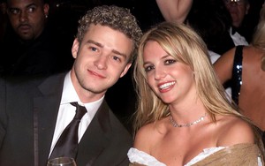 Justin Timberlake chia tay Britney Spears với tin nhắn vỏn vẹn chỉ hai từ