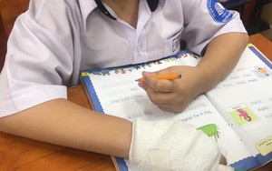 Vụ học sinh bị đánh gãy ngón tay: Phụ huynh kiến nghị về việc kỷ luật cảnh cáo giáo viên