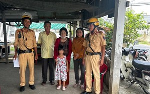 Bé gái lớp 1 đi lạc tại TP.HCM, được Cảnh sát giao thông chở về Long An tìm gia đình