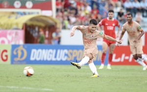 Thất sủng ở Pau FC, mờ nhạt ở V.League 2023, Quang Hải bỗng thành ứng viên Quả bóng vàng