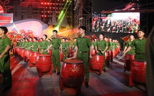 Mãn nhãn với màn trống hội lớn nhất Việt Nam trong lễ kỷ niệm 60 năm Ngày thành lập tỉnh Quảng Ninh