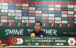 Bầu Hiển "họp đội” Hà Nội FC sau trận thua đau Hải Phòng