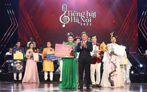 Điều bất ngờ về cô gái Hà Tĩnh 18 tuổi vừa đoạt Quán quân Tiếng hát Hà Nội 2023 