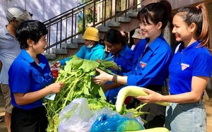 Chợ phiên nông sản độc đáo vùng cao ở Khánh Hòa, có đặc sản thành phố &quot;đốt đuốc&quot; cũng khó tìm ra