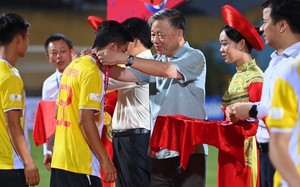 Mở hội trên sân Hàng Đẫy, Thanh Hóa ăn mừng danh hiệu Siêu cúp quốc gia