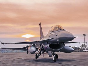 Sức mạnh đáng sợ của máy bay chiến đấu F-16