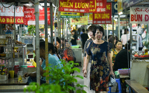 Người cười, người khóc khi kinh doanh trong khu chợ trăm tuổi “dưới lòng đất&quot; ở Hà Nội