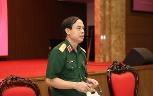 Thượng tướng Lương Đình Hồng và Thiếu tướng Du Trường Giang nghỉ hưu