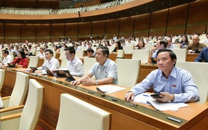 Quốc hội quyết định cải cách tiền lương, tăng lương hưu, bỏ tất cả thu nhập đặc thù từ 1/7/2024