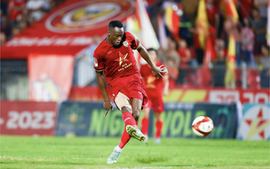 “Sát thủ” Abdoulaye Diallo báo tin vui cho Hồng Lĩnh Hà Tĩnh
