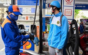 Giá xăng dầu cùng giảm mạnh