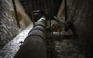 Khám phá bên trong tháp nước Hàng Đậu với đường ống dẫn nước hơn 100 năm tuổi
