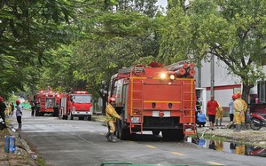 Nhiều tiếng nổ lớn, lửa bùng phát mạnh tại công ty sản xuất bột gạo ở Long An