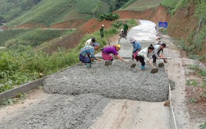 Đầu tư kết cấu hạ tầng giao thông nông thôn, thúc đẩy kinh tế, xã hội vùng biên giới Lào Cai
