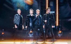 BTC concert Westlife nói gì sau khi bị khán giả chỉ trích vì mở bán thêm hạng vé?