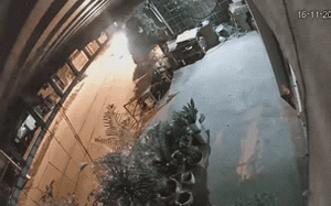 Clip NÓNG 24h: 2 xe máy đối đầu trực diện khiến 4 người nguy kịch tại Sơn La