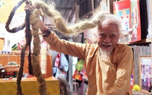 3 người đàn ông sở hữu mái tóc dài nhất Việt Nam: Vì sao không cắt bỏ?