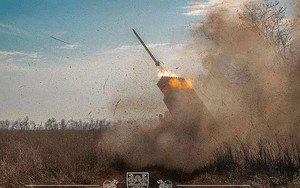Ukraine đang thừa thắng xông lên ở tả ngạn Kherson và tấn công người Nga