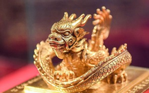 Ấn vàng Hoàng đế chi bảo được đúc từ vàng 10 được bảo vệ ngày đêm ở Bắc Ninh