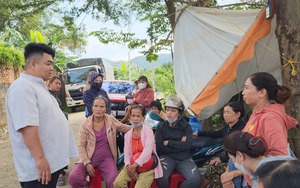 Lâm Đồng: Người dân chặn xe chở cám vào trại nuôi 8.300 con heo vì ô nhiễm, mùi hôi thối nồng nặc