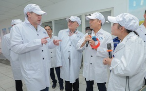 Bộ trưởng Nông nghiệp Kaluga (Nga) thăm trang trại TH true MILK: 