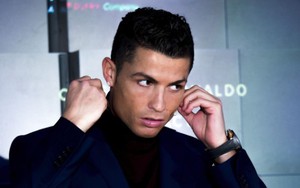10 nam VĐV quyến rũ nhất thế giới: Ronaldo thứ 5, Messi thứ 9, ai số 1?