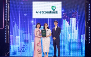 Vietcombank 8 năm liên tiếp là ngân hàng có môi trường làm việc tốt nhất Việt Nam 