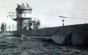 Clip: Hy hữu chuyện tàu chiến Đức bất ngờ chìm khi thuyền trưởng đi vệ sinh trong lúc đang tuần tra