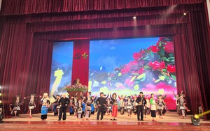 Liên hoan văn nghệ tại Lai Châu: Những làn điệu dân ca, dân vũ dân tộc thiểu số mê đắm lòng người
