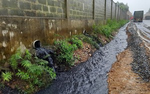 Mục sở thị “thác nước đen” xả thải ra môi trường ở Quảng Trị
