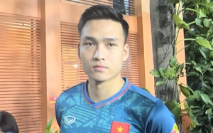 Trung vệ Bùi Hoàng Việt Anh: "Pha vào bóng với Son Heung-min giúp tôi trưởng thành hơn"