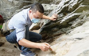 Khai quật khảo cổ một mái đá trong rừng núi này ở Tuyên Quang phát lộ ra nhiều đồ đồng, đồ gốm