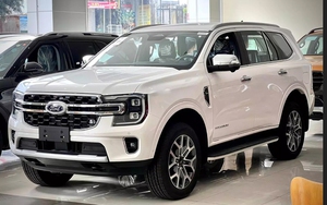 Giá xe Ford Everest lăn bánh tháng 12/2023: Giảm không &quot;phanh&quot; đấu Fortuner