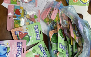 Nhiều học sinh Hà Nội bị mệt khi ăn kẹo "lạ", Sở GDĐT chỉ đạo "khẩn", chuyên gia cảnh báo