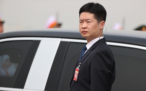 Đội cận vệ hùng hậu theo Tổng Bí thư, Chủ tịch Tập Cận Bình tại sân bay Nội Bài