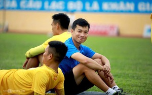 Bác sĩ Dương Tiến Kỷ của CLB Thanh Hóa: "Cầu thủ kém 10 tuổi chửi cả bố mẹ tôi"