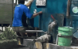 Clip NÓNG 24h: Phẫn nộ xe bồn xả nước thải đen ngòm xuống đường ở trung tâm Biên Hoà